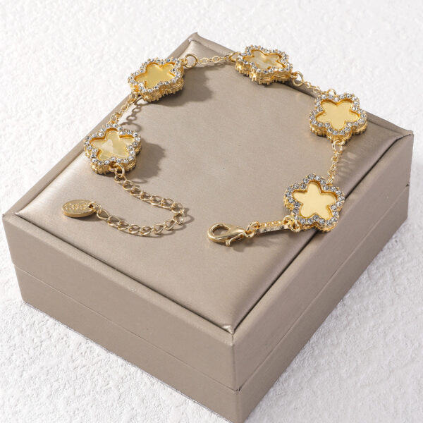 Diamond Five-pointed Star Petals Fashion Temperamental Bracelet - Image 3