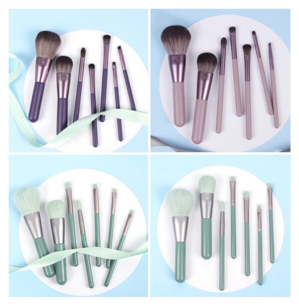 Makeup, Blush, Eyeshadow and Lip Brush Set of 7 Makeup Brushes