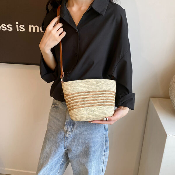 Women's Fashion New Retro Woven Bag - Image 4