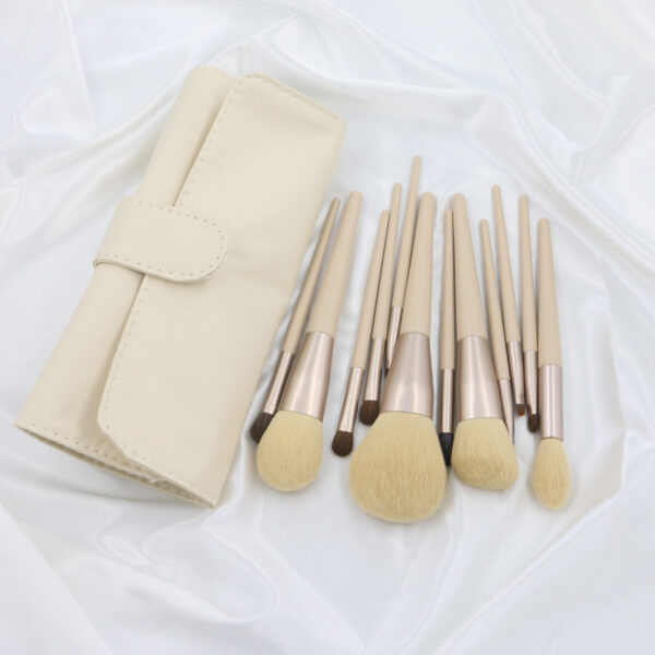 Set Of 12 Makeup Brushes - Image 4