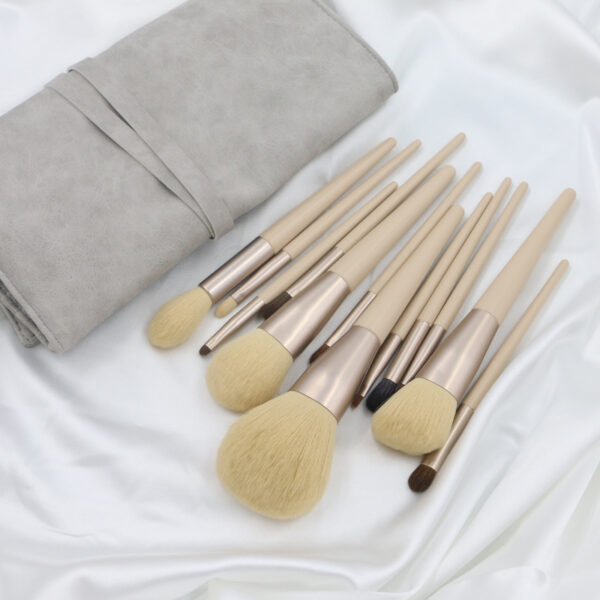 Set Of 12 Makeup Brushes - Image 3